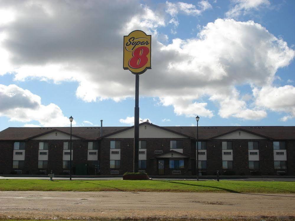 Super 8 By Wyndham Perham Hotel Exterior foto
